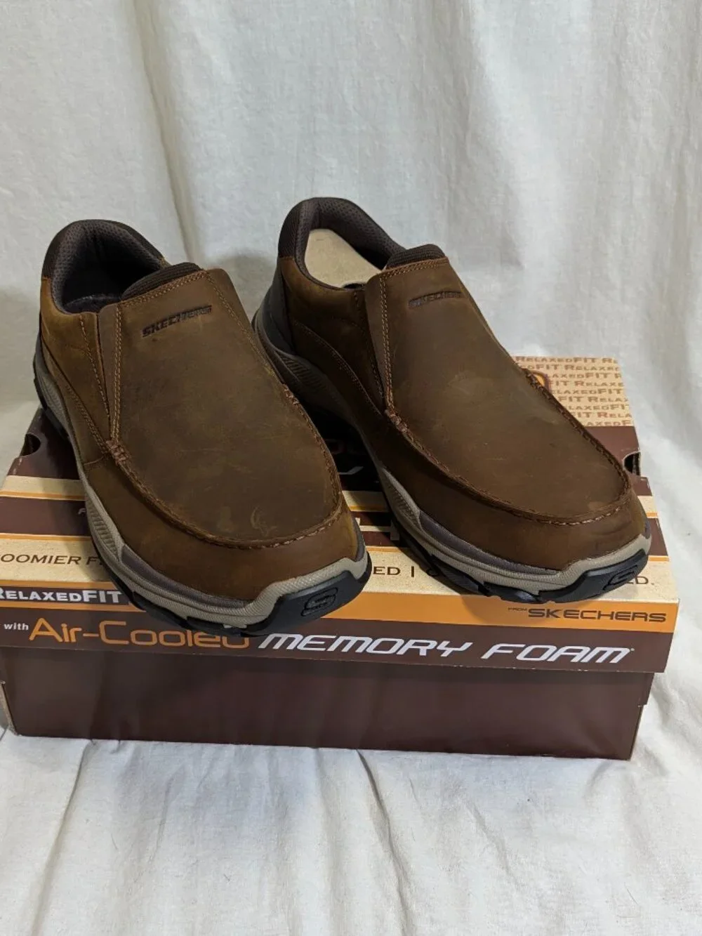 NIB Skechers Respected Catel Men’s Casual Shoe Dark Brown Size 12